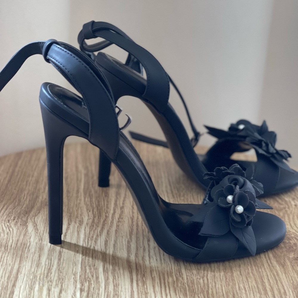 BALDI Black Floral Women's Heels US 6.5 - Picture 7 of 9